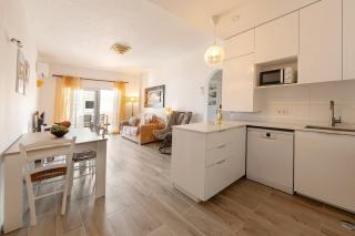 Superb WOW View - Beach 200 Mts - Center 10 min W. - 7