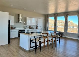 Page Arizona border town- Grand Serenity room with Mesa Views - Big Water - 8