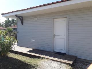Chalet dans résidence de vacances, 3 chambres, piscines, jacuzzi, au bord du lac - Parentis-en-Born - 5