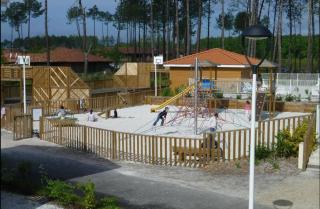 Chalet dans résidence de vacances, 3 chambres, piscines, jacuzzi, au bord du lac - Parentis-en-Born - 2
