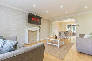 Perfect Contractor Stay - Sleeps 6 - FREE Parking - 0