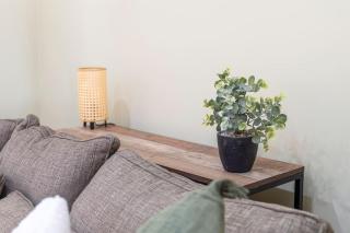 Perfect Contractor Stay - Sleeps 6 - FREE Parking - 5