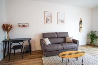 -IRIS- Magnifique T2 renove avec balcon et parking - Concarneau - 7