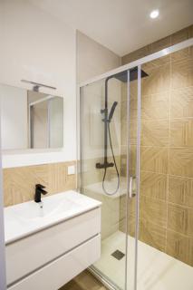-IRIS- Magnifique T2 renove avec balcon et parking - Concarneau - 2