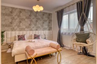 Neo-Classic Design Near Downtown - Bucarest - 8