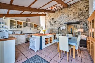 Old Farmhouse Listing - 9