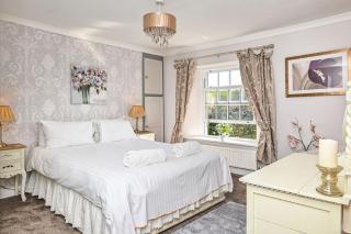 Old Farmhouse Listing - 6