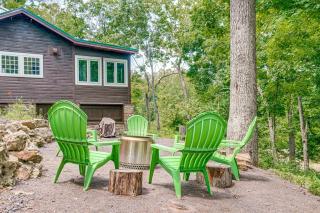 Cozy Steelville Retreat River and Trail Access! - 0