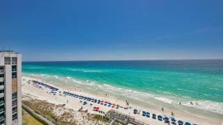 Completely Renovated Luxury 3 Bedroom Beach Front Condo in Destin! - Destin - 7