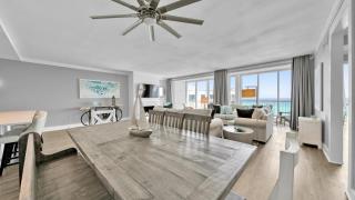 Completely Renovated Luxury 3 Bedroom Beach Front Condo in Destin! - Destin - 1