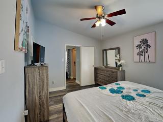 Palms At Cove View 1704 - Glowing Fun - 2