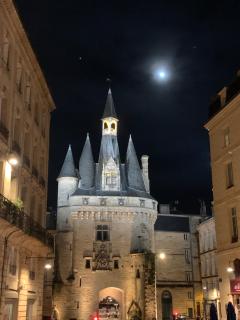 Bel appartement rénové - Place du Palais avec Parking - 9