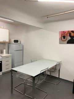 Stylish, Basement Studio with Roof Top Access - EP9B - 5