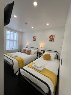 Florence House - Best-in-Class Bespoke Corporate & Contractors Accommodation - West Bromwich - 7