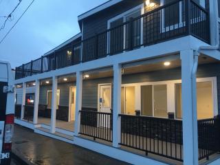Dock Street Inn - 4