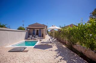 Cosmos Villas Angelina - Agios Georgios - 8