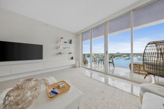 Relaxation at its Finest Water-view in Golden Bay with FREE PARKING - Sunny Isles Beach - 8