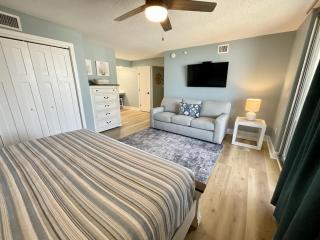 1003 Brighton, fully remodeled and access to resort amenities condo - Myrtle Beach - 1