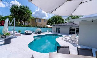 Gorgeous Renovated Pool Villa, 3 min walk to Ocean, Villa Eucalypta - Fort Lauderdale - 6