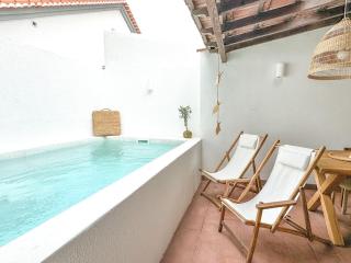 Costa Inn Beach House with Pool by Homeful Homes - Costa da Caparica - 0