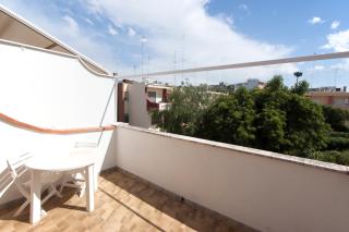 Maison Giulia with Free Parking - 3