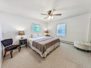 Dollar II Lakefront Retreat in Eagle River WI - Eagle River - 2