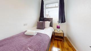 Dagenham - 4 Beds - Sleeps 8 - WiFi - Dagenham - 2