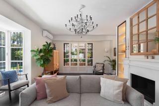 Luxury House with Private Pool and Stunning Interiors - 2