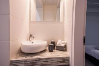 Exclusive New Modern Apartment at Syntagma Square - 6
