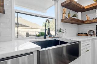 JK'S Bungalow in Waco - 9