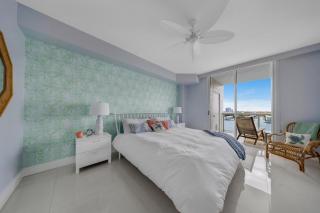Relaxation at its Finest Water-view in Golden Bay with FREE PARKING - Sunny Isles Beach - 5