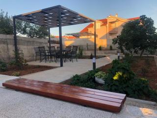 Summer Breeze apartment - Quiet place with a spectacular view and a garden - Šibenik - 7