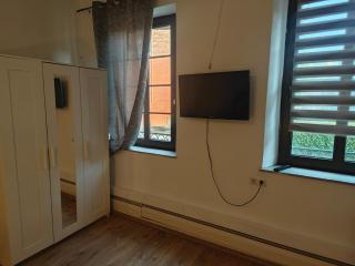 Work and Stay Selfkant Ganzes Haus 10 Zimmer, 18 Betten,5 Badezimmer,2 Küchen, Terrasse, 380 Qm, 3 Etagen - Selfkant - 2
