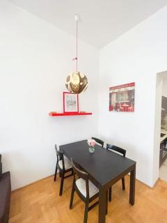 Spacious in a vibrant center - Budapest - 9