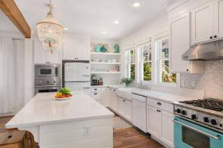 The Beach House by Seabrook Hospitality - Pacific Beach - 1