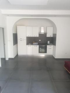 Studio apartment with free parking and no balcony but terase in front of the house - Pula - 7