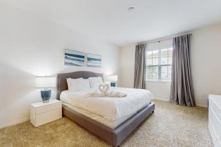 Lakeside Living - Davenport - 1