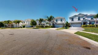 Private and Luxurious Corner 8BD Lot w/Golf View - Davenport - 6