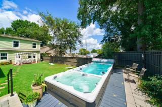 South End Home Pool Spa Firepit Arcade - 1
