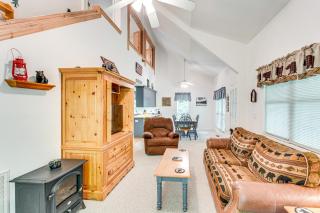 Secluded Cabin with Porch - 7 Miles to Lake Chatuge! - Hayesville - 8