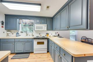 Secluded Cabin with Porch - 7 Miles to Lake Chatuge! - Hayesville - 2