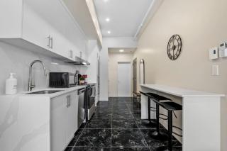 DownTown King Suite - Montreal - 3