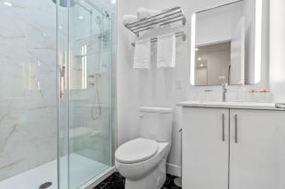 City Center King Suite - Montreal - 7