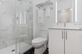 Downtown 2BR Suite - Montreal - 4