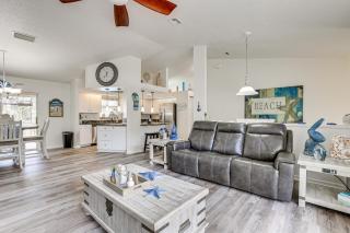 North Port Home with Lanai and Pool - 8 Mi to Beach! - 9