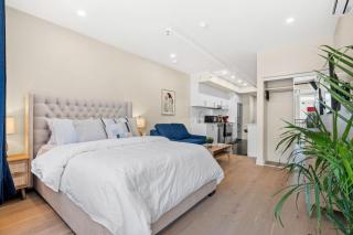 Central Suite with Balcony - Montreal - 9