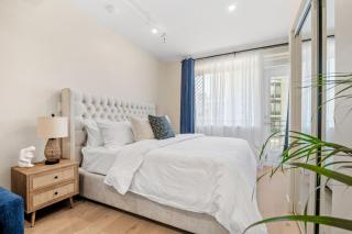 Luxurious King Suite with Balcony - Montreal - 9
