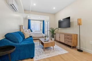 Luxurious King Suite with Balcony - Montreal - 0