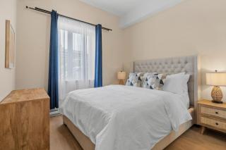 Stylish 2BR Retreat - Montreal - 6