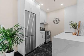 Stylish 2BR Retreat - Montreal - 2